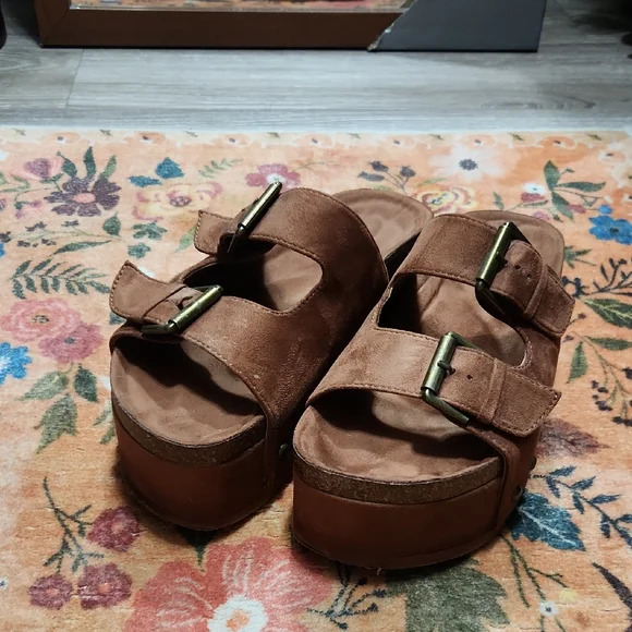 Buckle Cork Sandals - Picture 2 of 7